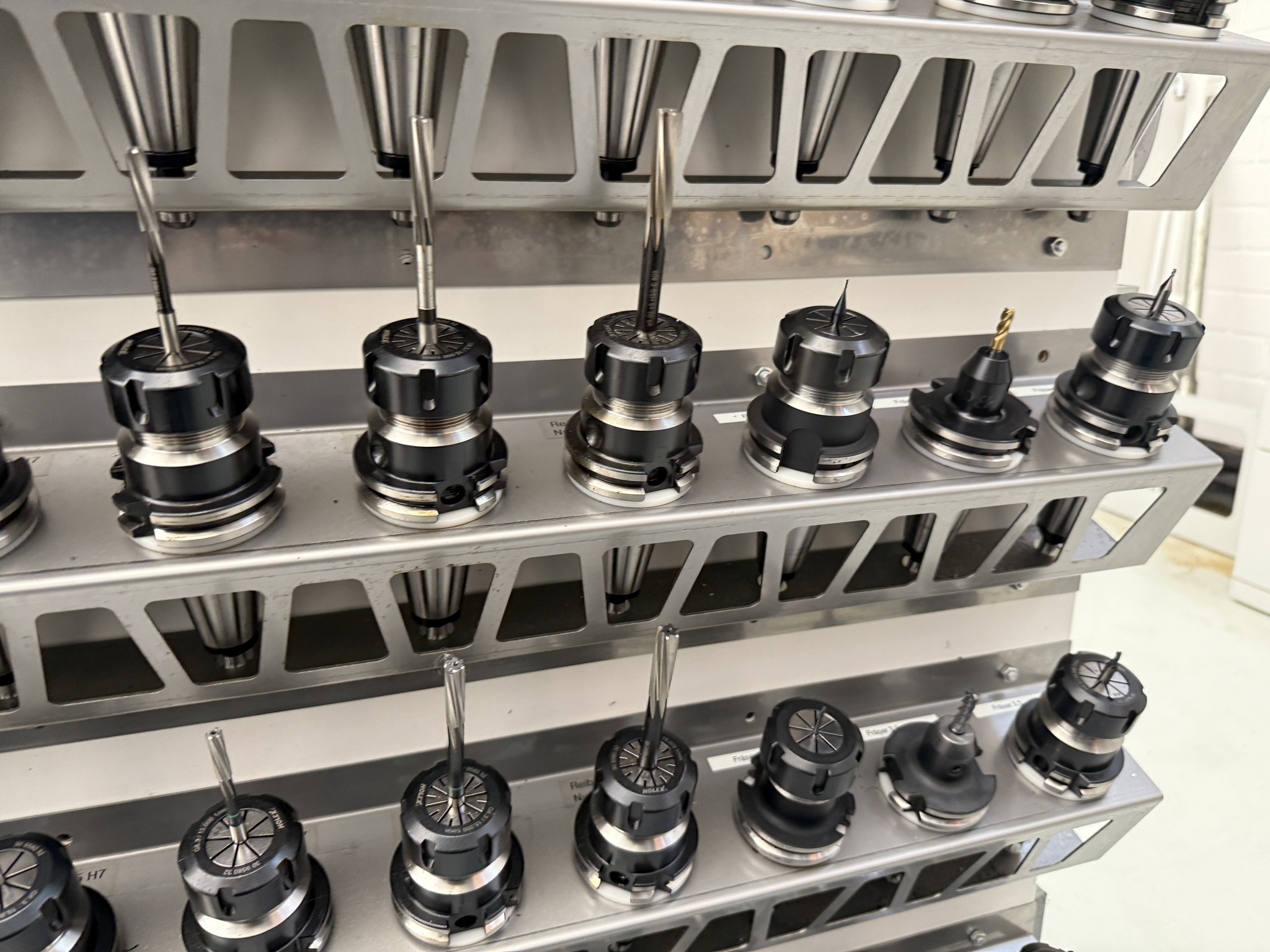 Fermeture d´un fabricant d´outils-52