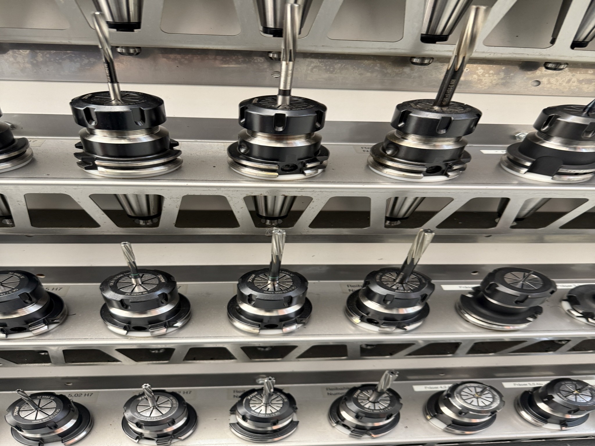 Fermeture d´un fabricant d´outils-61