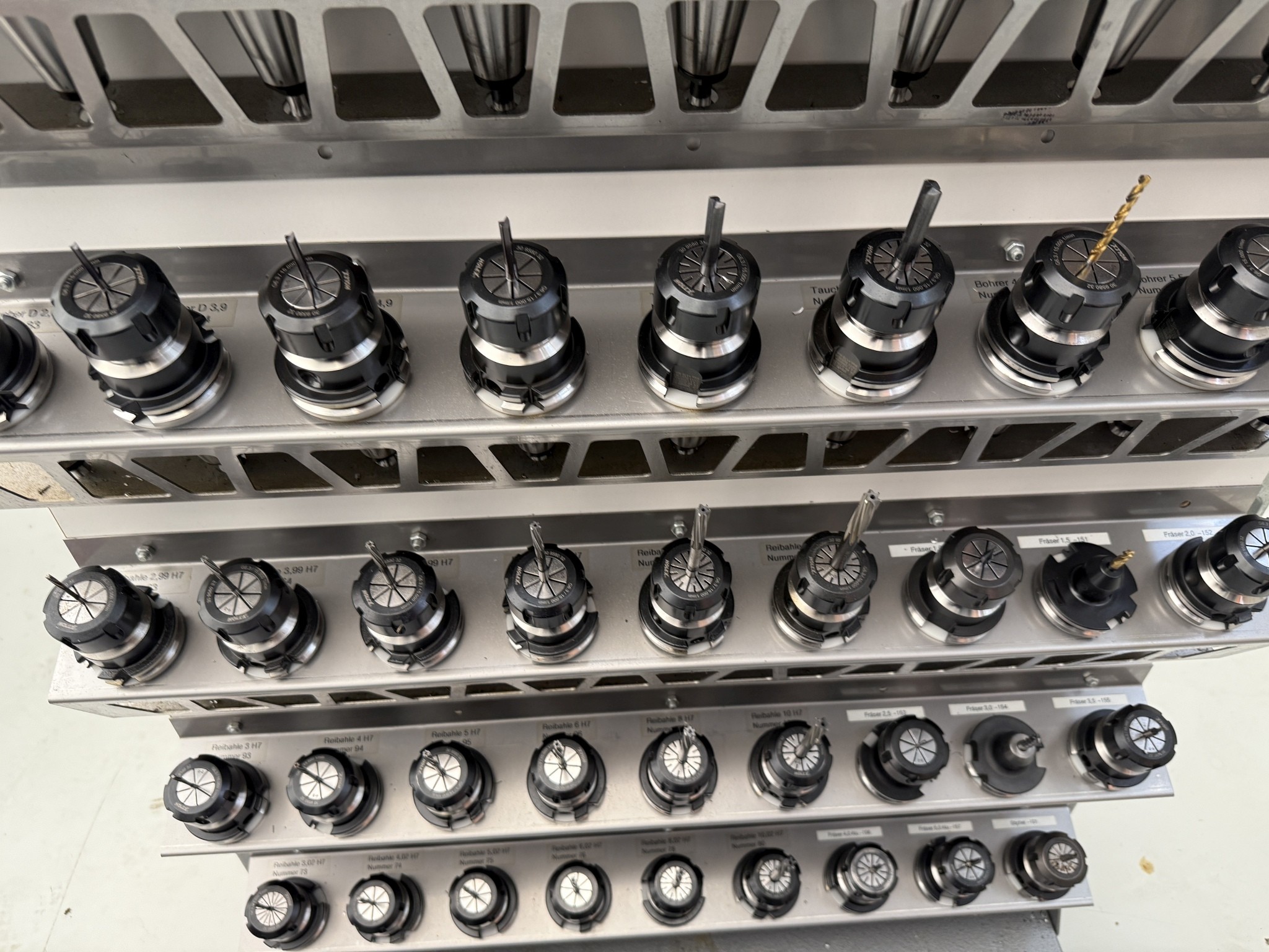 Fermeture d´un fabricant d´outils-62