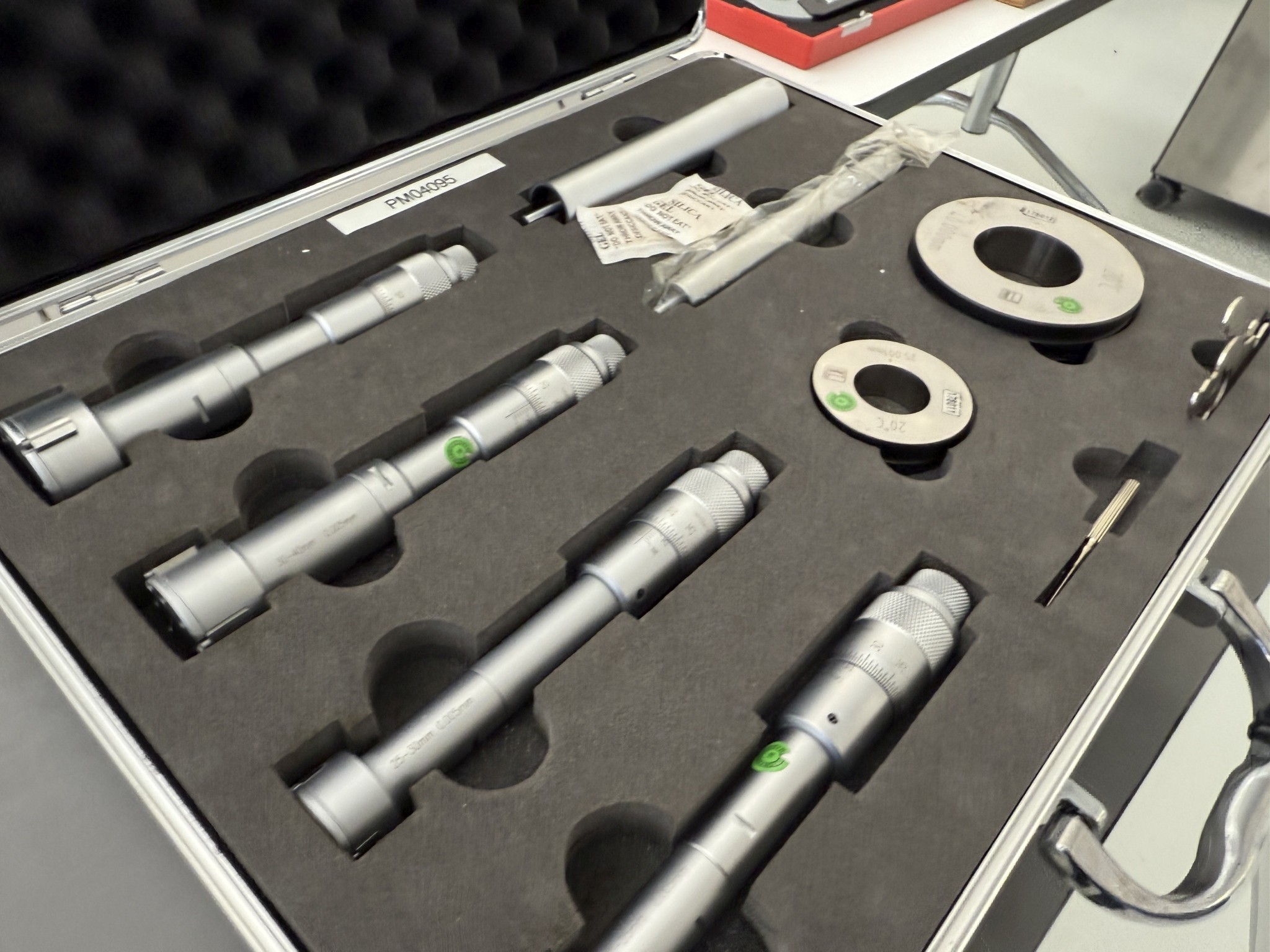 Cierre de un fabricante de herramientas-11