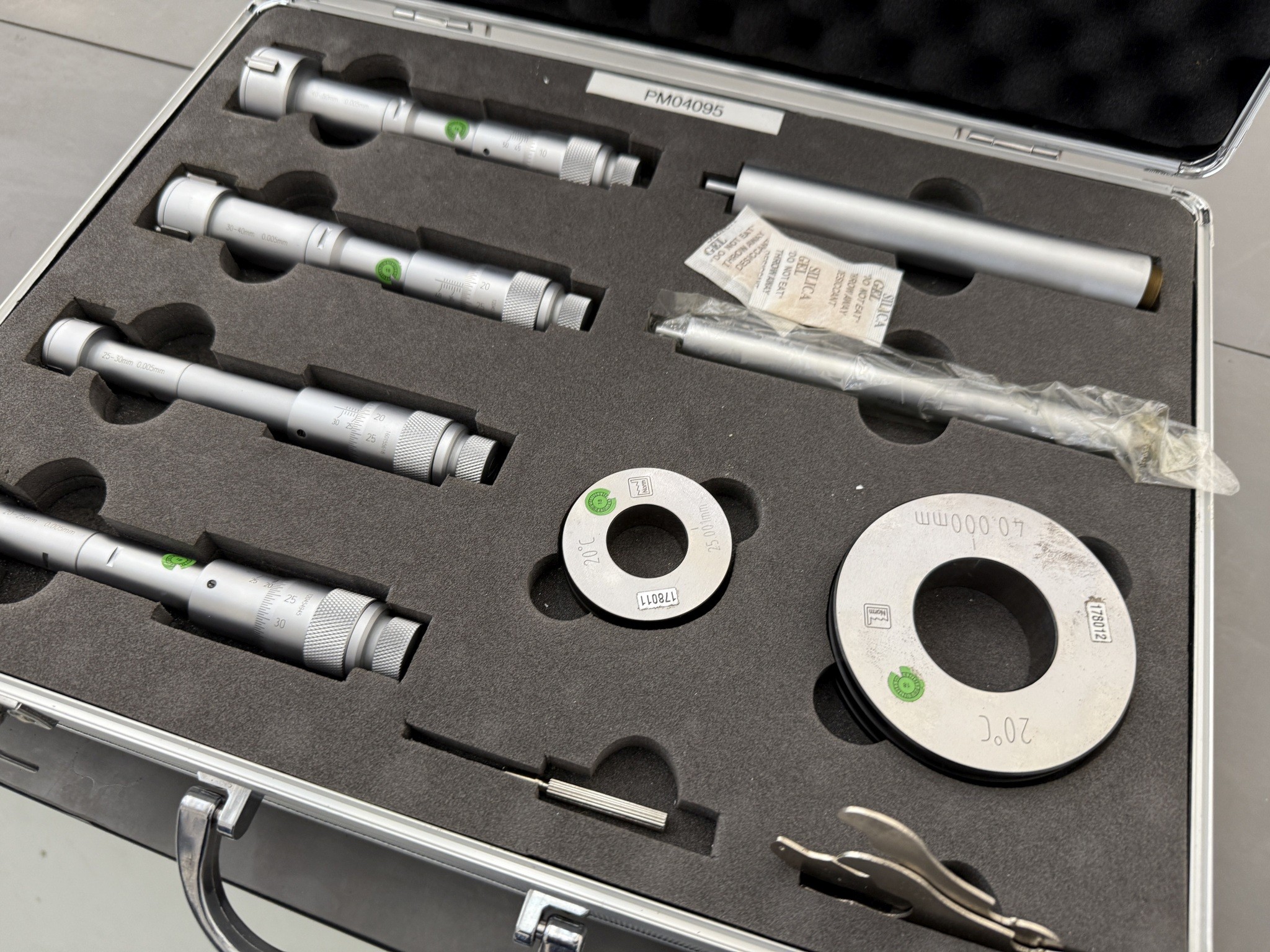 Cierre de un fabricante de herramientas-16