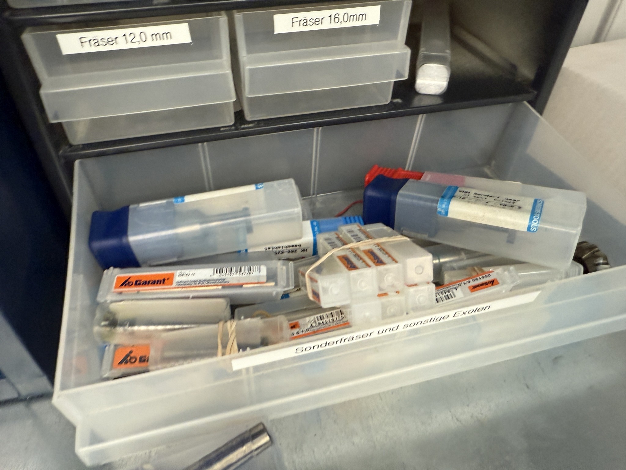 Cierre de un fabricante de herramientas-13