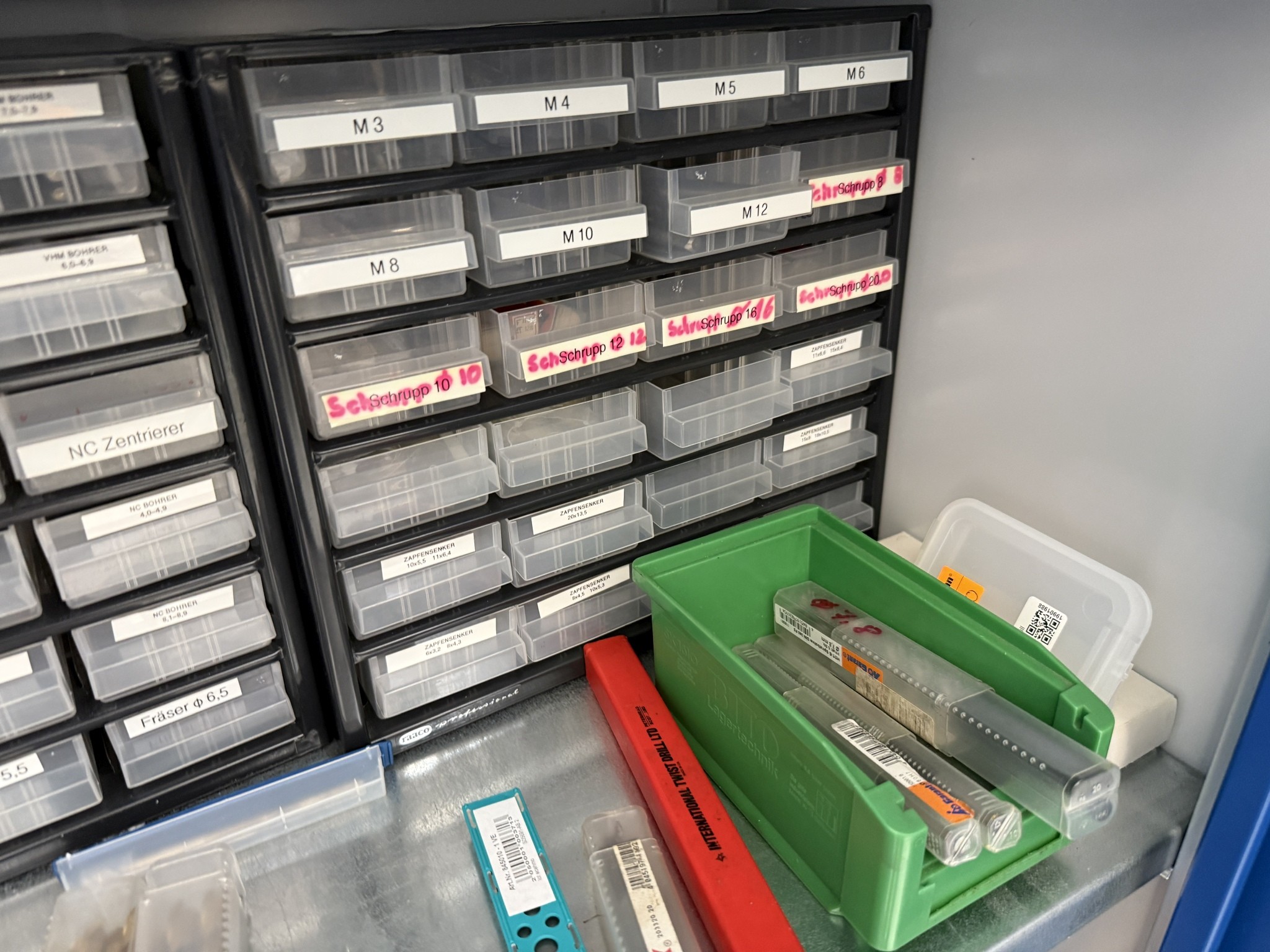 Cierre de un fabricante de herramientas-21