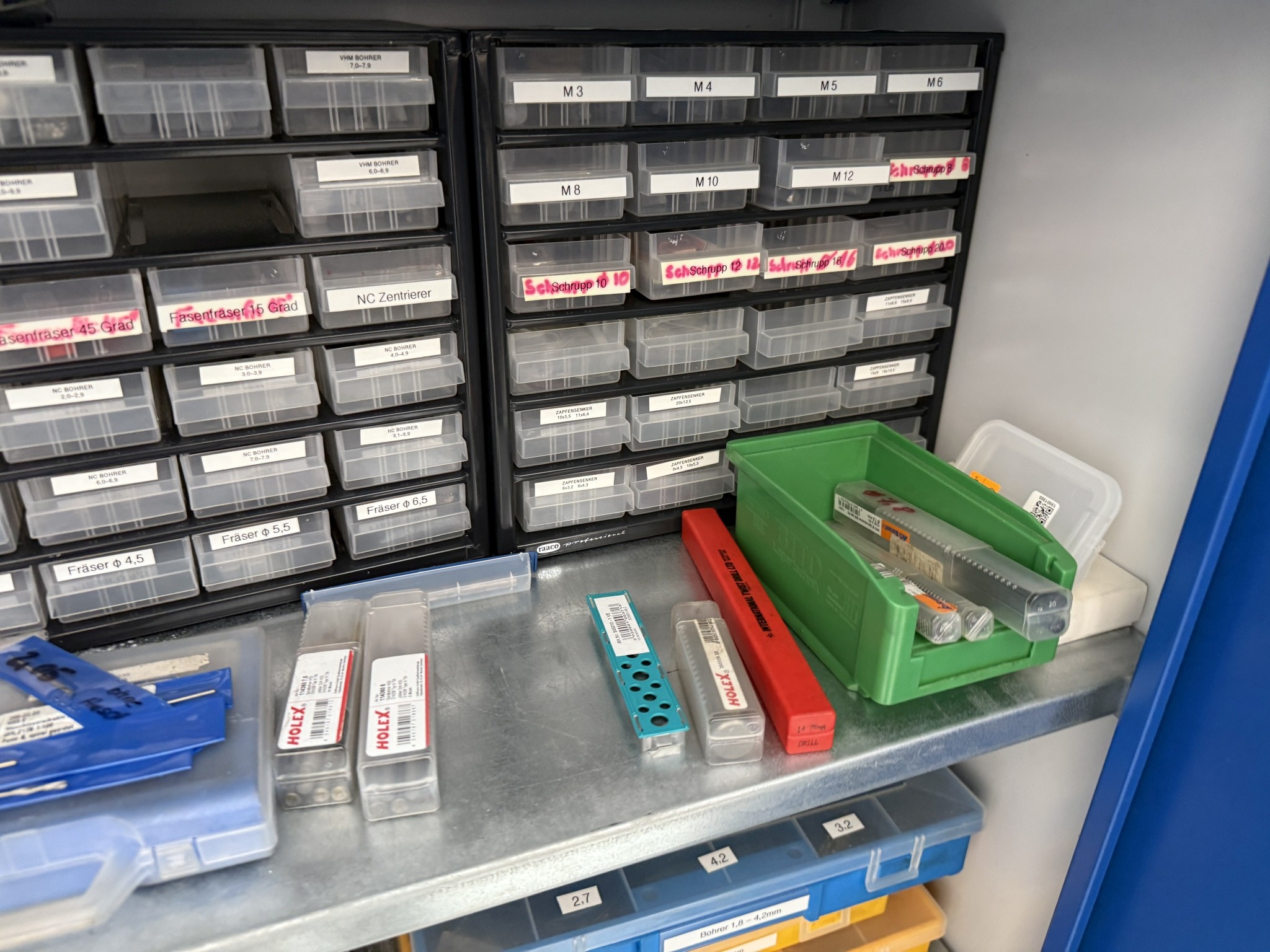 Cierre de un fabricante de herramientas-23