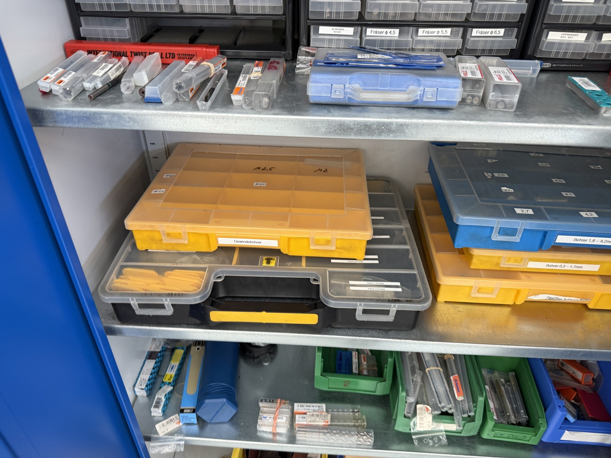 Cierre de un fabricante de herramientas-24