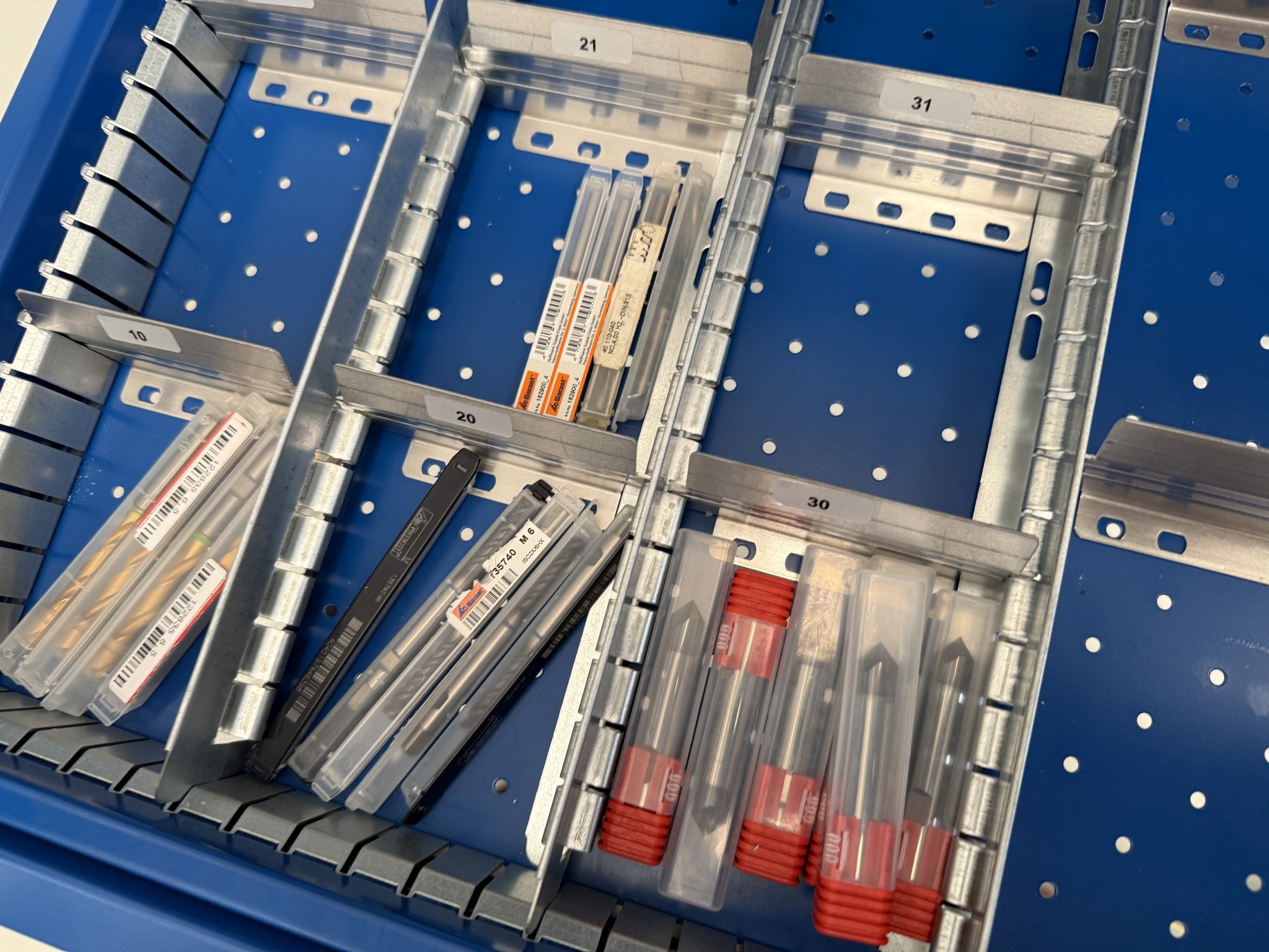 Cierre de un fabricante de herramientas-52