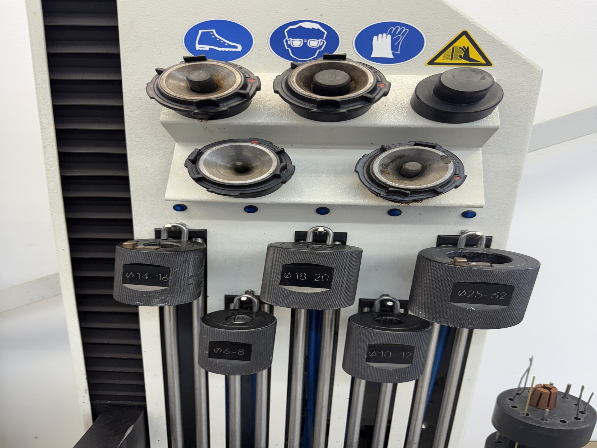 Cierre de un fabricante de herramientas-10