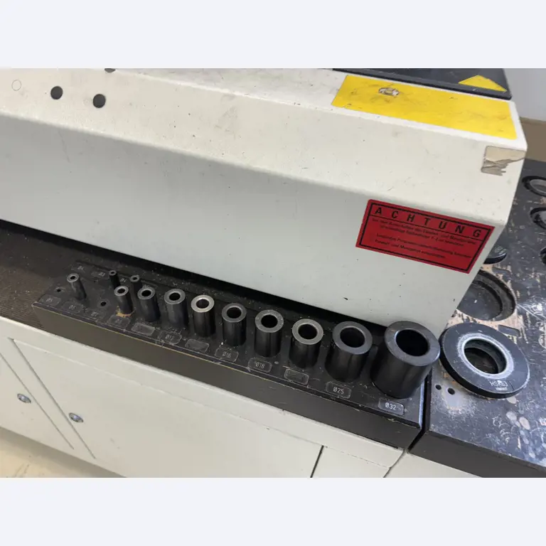 Closure of a toolmaker-12