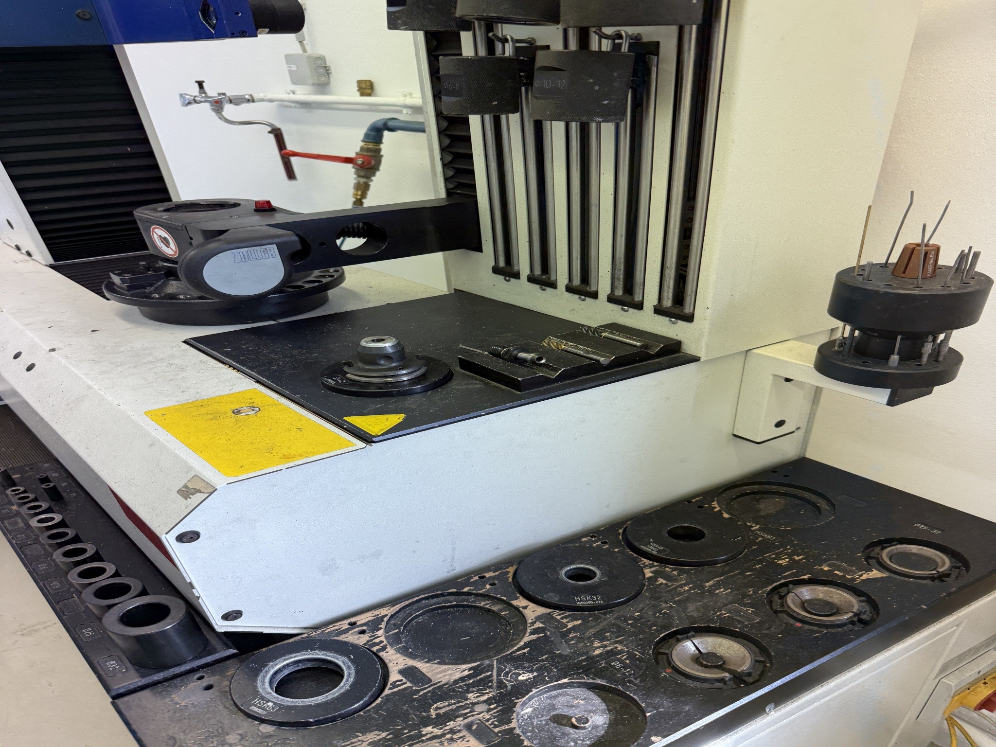 Cierre de un fabricante de herramientas-14