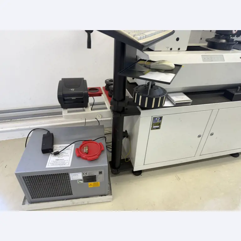 Closure of a toolmaker-19