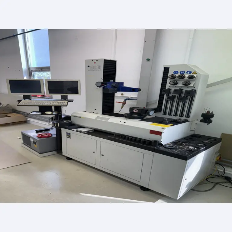 Closure of a toolmaker-1