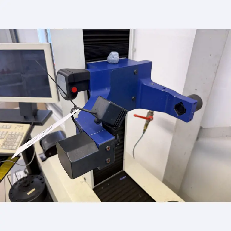 Closure of a toolmaker-5