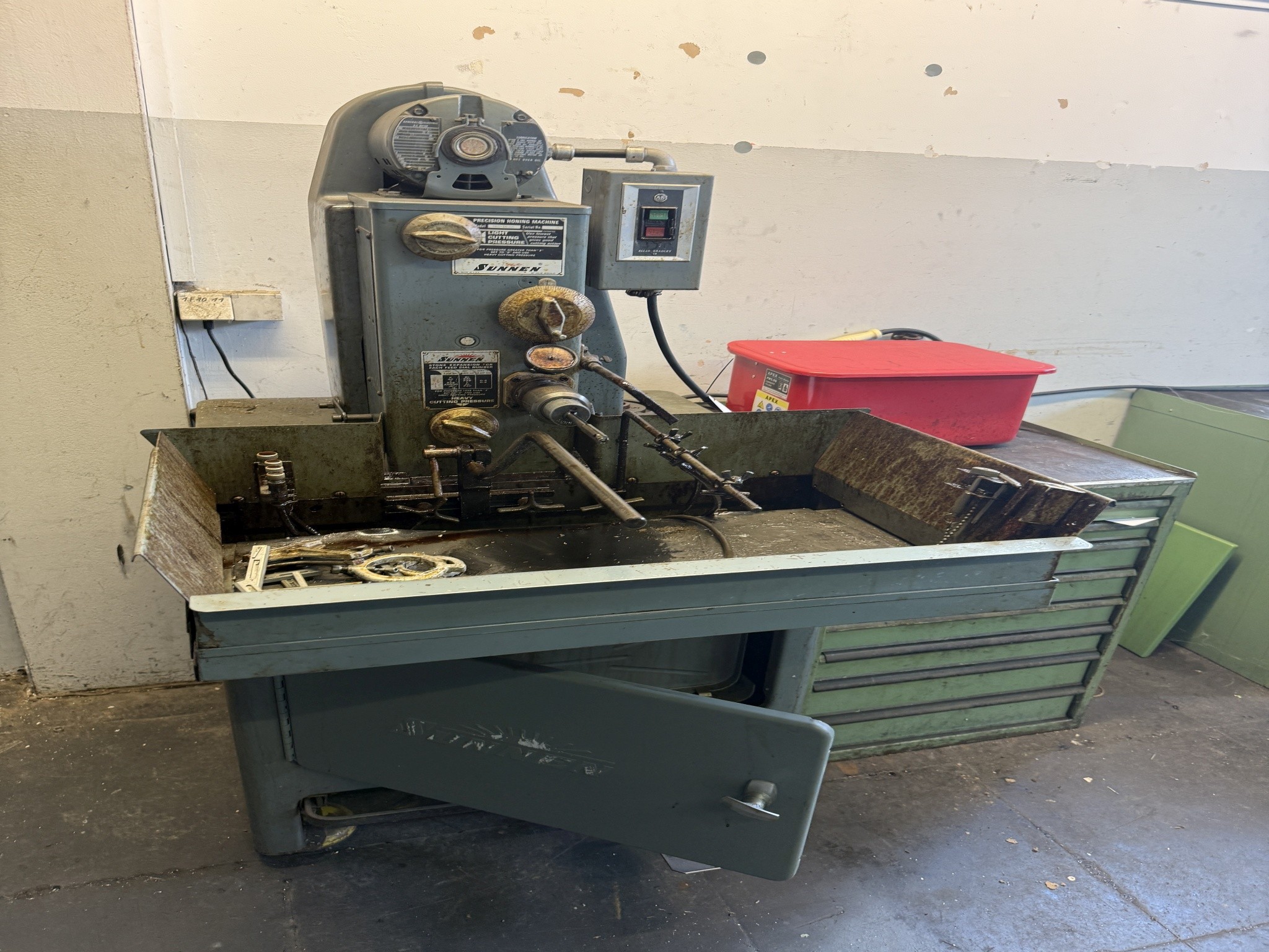 Cierre de un fabricante de herramientas-1