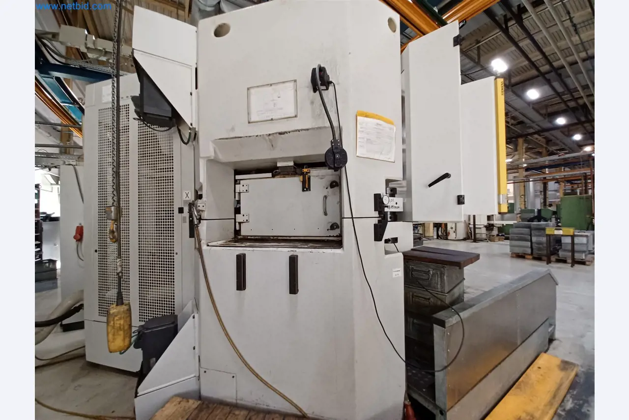 Machines for the production of stamped parts for the automotive industry, among others-5