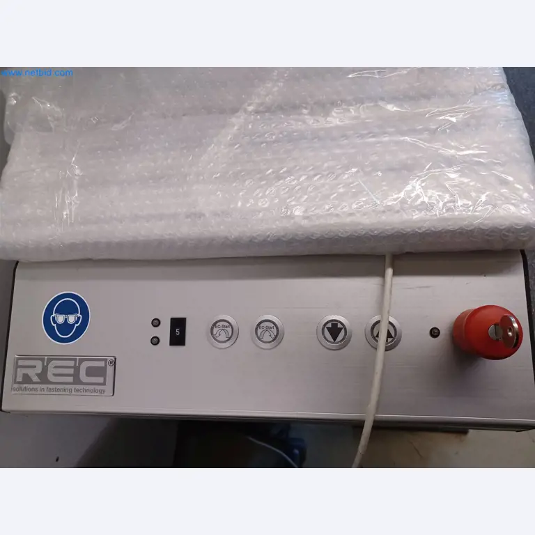 Maschinen zur Herstellung von Stanzteilen u.a. für die Automotiv-Branche-2