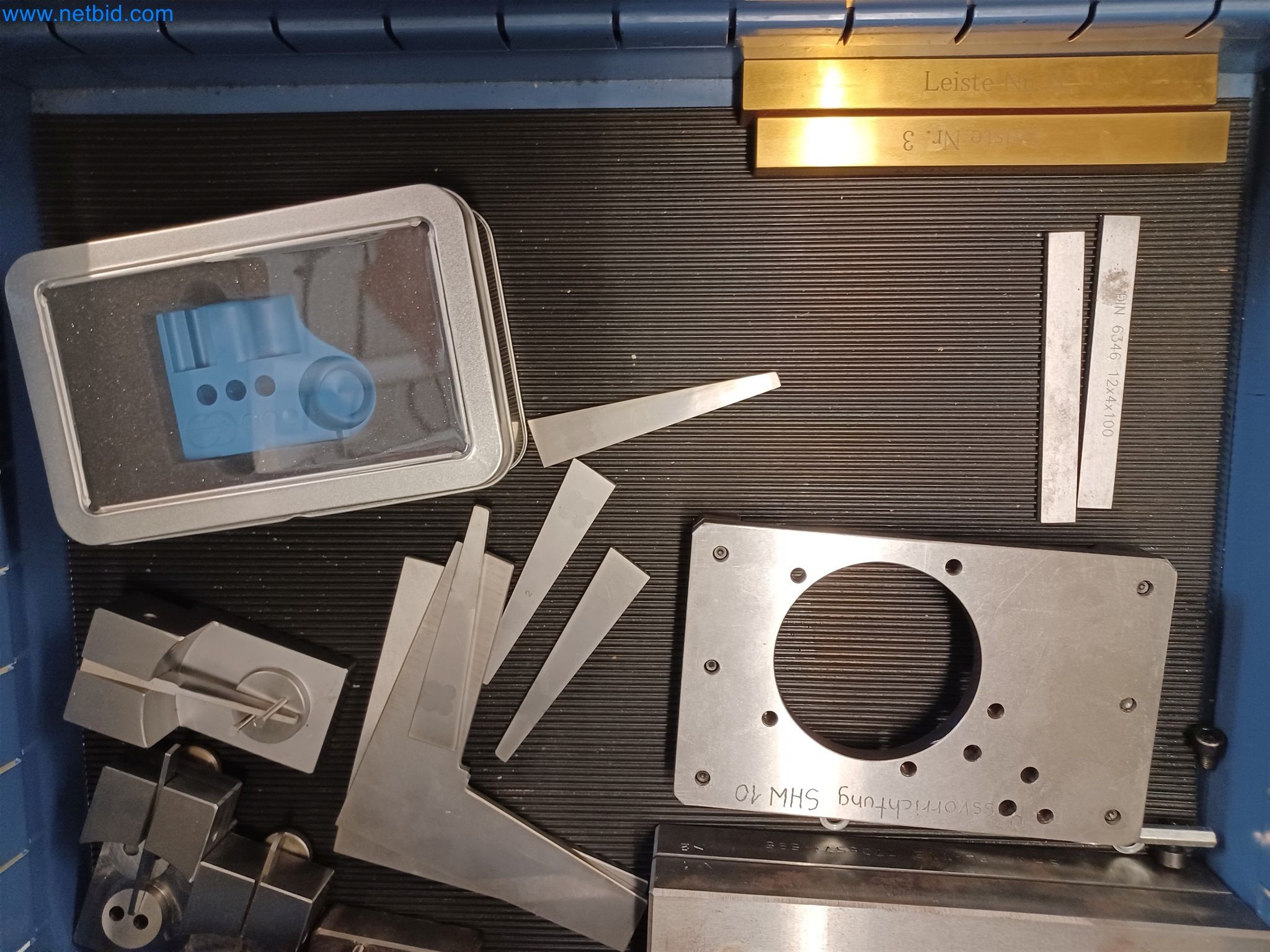 Máquinas para la producción de piezas estampadas para la industria del automóvil, entre otras-13