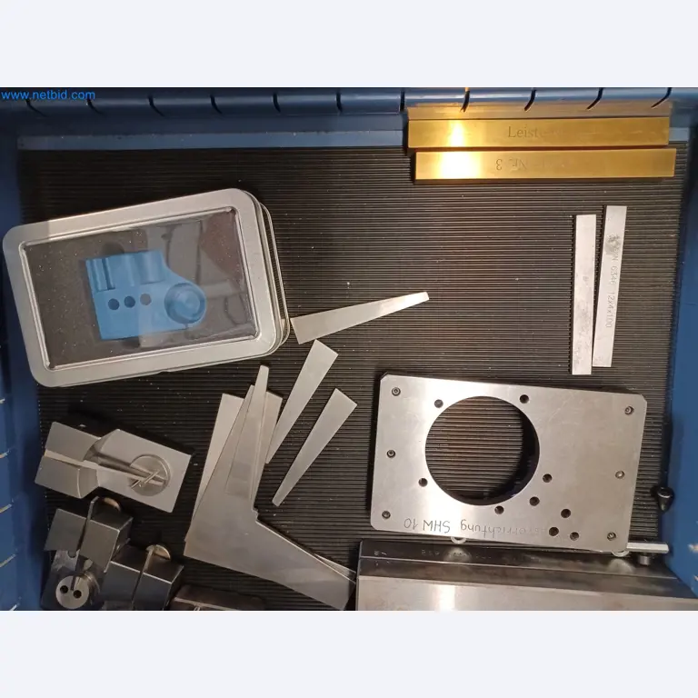 Máquinas para la producción de piezas estampadas para la industria del automóvil, entre otras-13