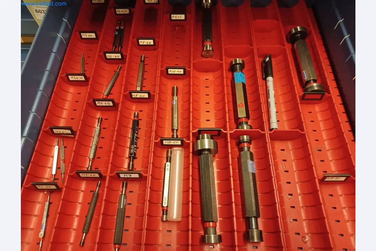 Máquinas para la producción de piezas estampadas para la industria del automóvil, entre otras-15