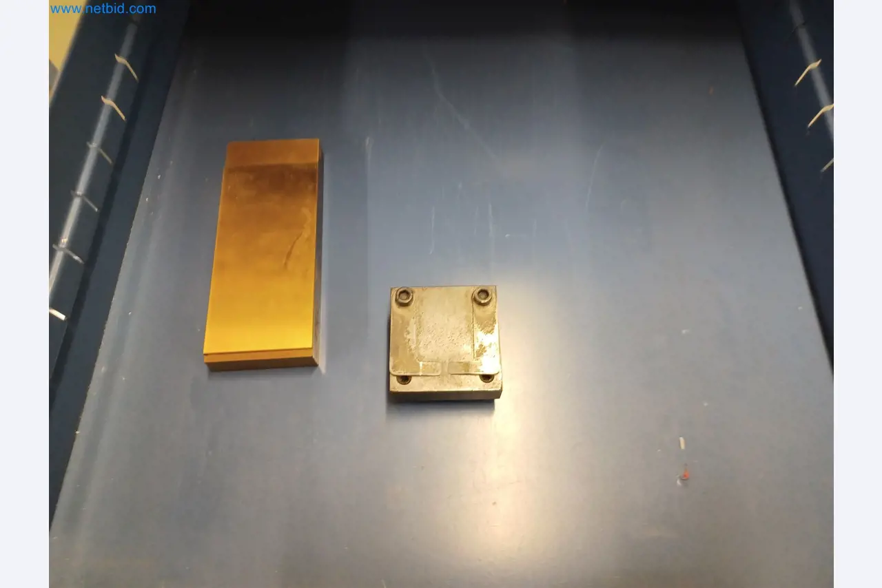 Máquinas para la producción de piezas estampadas para la industria del automóvil, entre otras-16