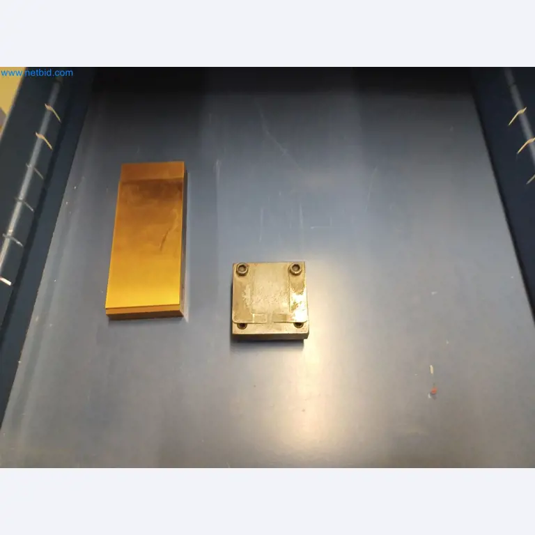 Máquinas para la producción de piezas estampadas para la industria del automóvil, entre otras-16