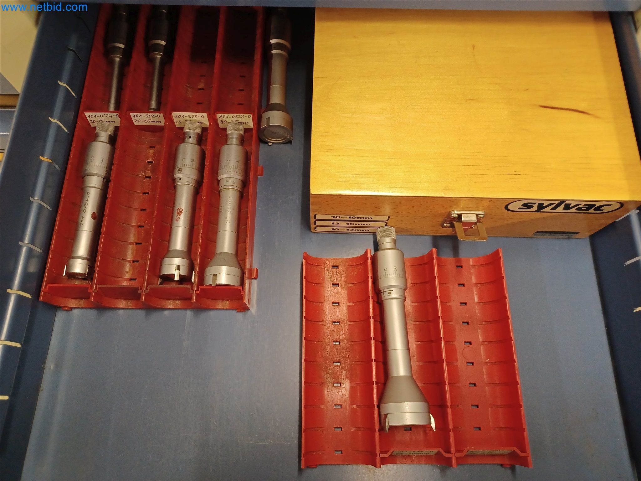 Máquinas para la producción de piezas estampadas para la industria del automóvil, entre otras-17