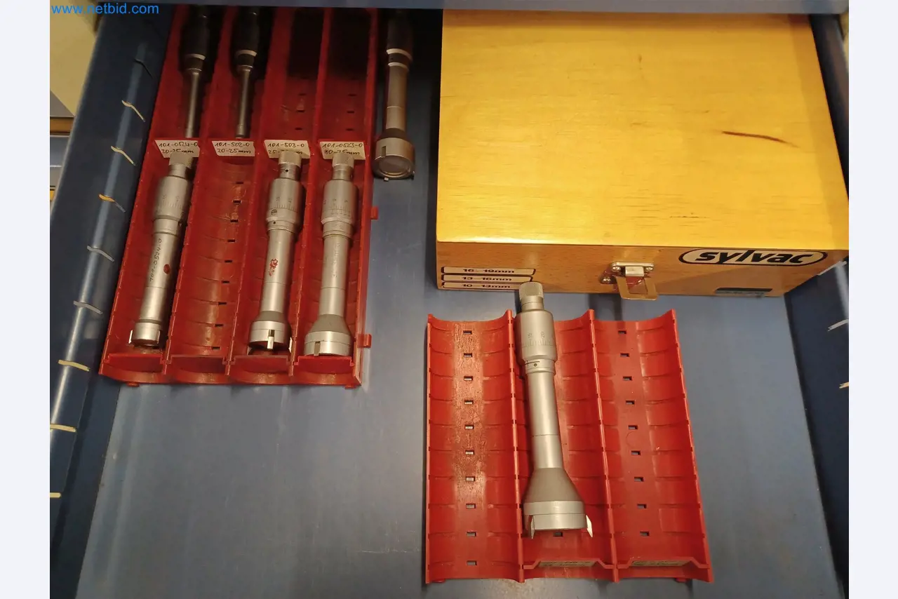 Máquinas para la producción de piezas estampadas para la industria del automóvil, entre otras-17