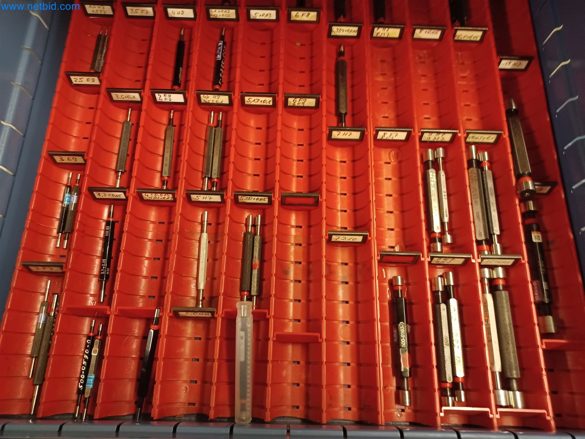 Máquinas para la producción de piezas estampadas para la industria del automóvil, entre otras-19