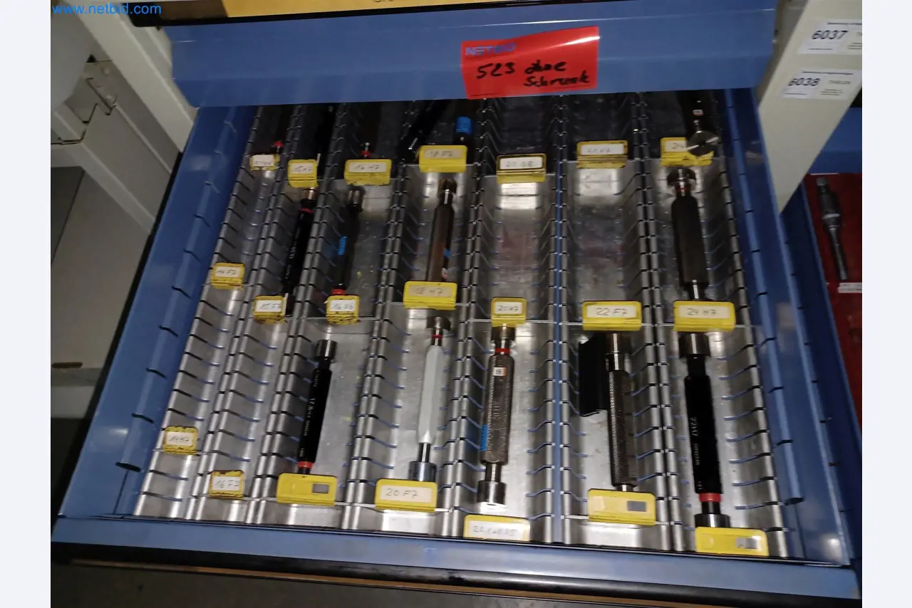 Máquinas para la producción de piezas estampadas para la industria del automóvil, entre otras-1