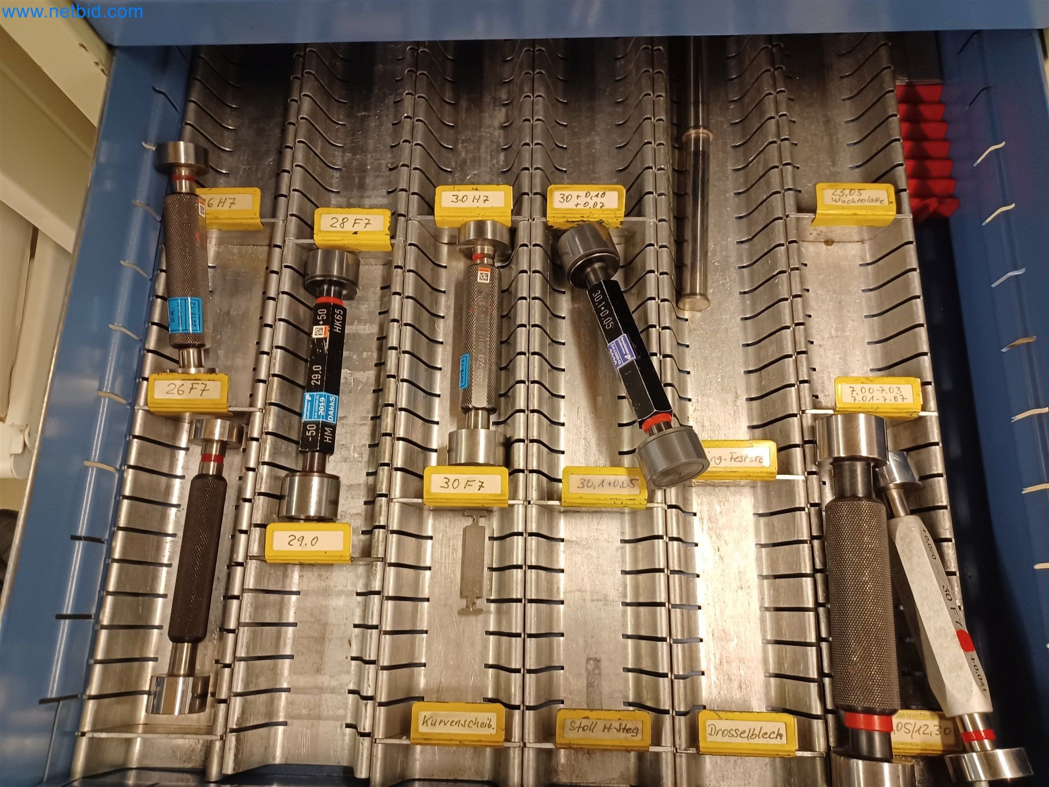 Máquinas para la producción de piezas estampadas para la industria del automóvil, entre otras-21