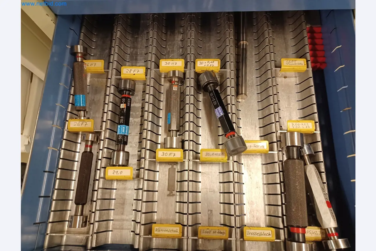 Máquinas para la producción de piezas estampadas para la industria del automóvil, entre otras-21