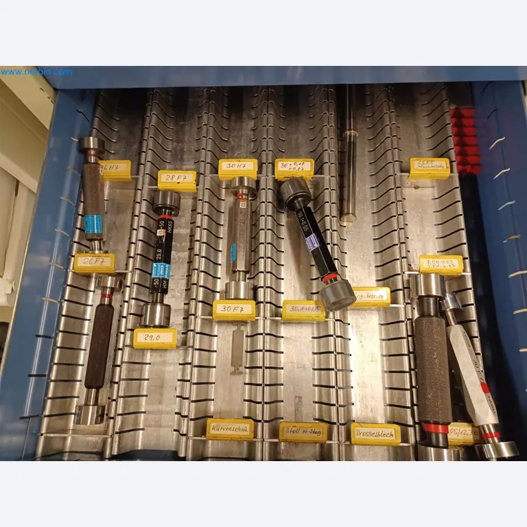 Máquinas para la producción de piezas estampadas para la industria del automóvil, entre otras-21