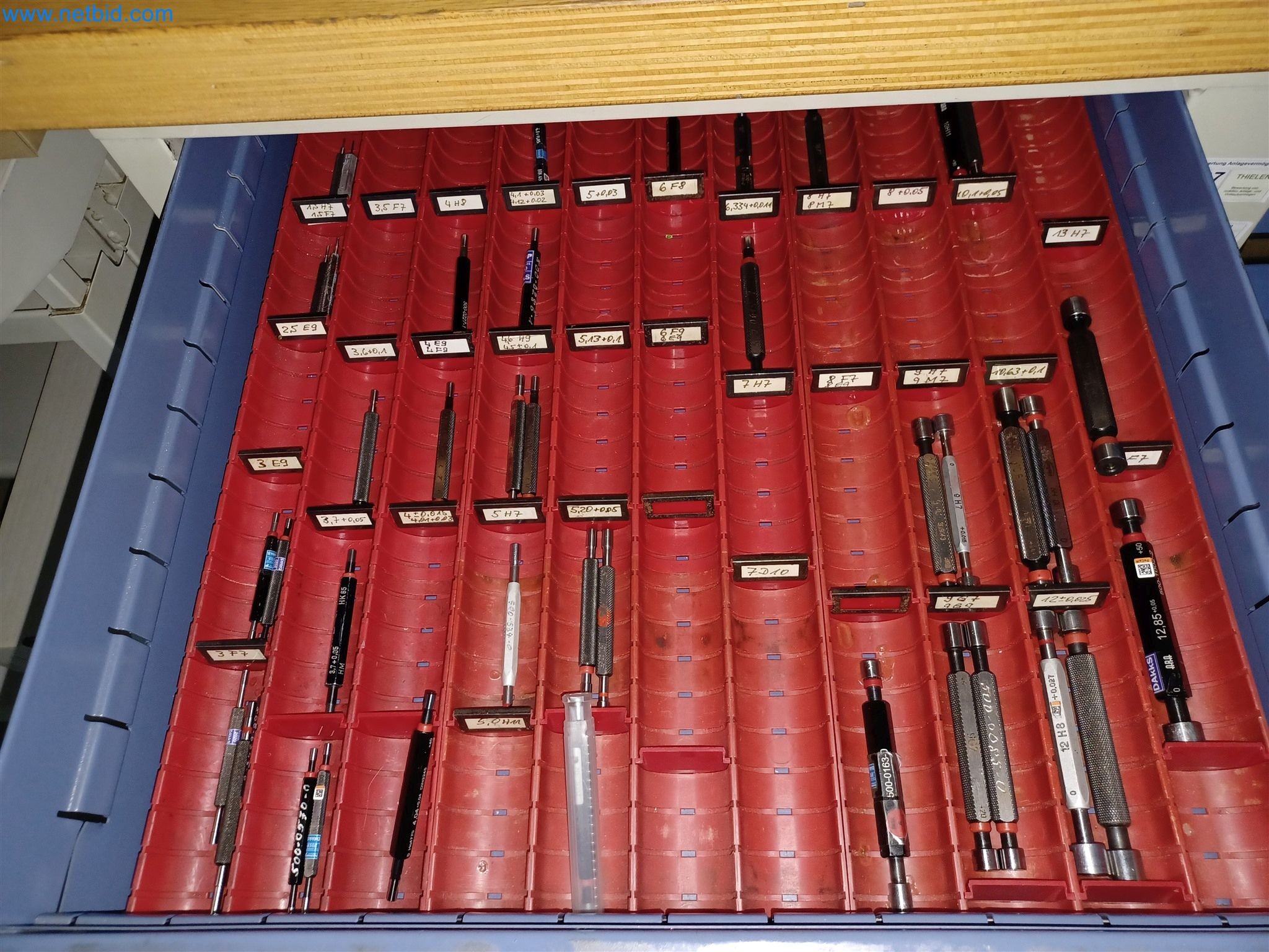 Máquinas para la producción de piezas estampadas para la industria del automóvil, entre otras-2