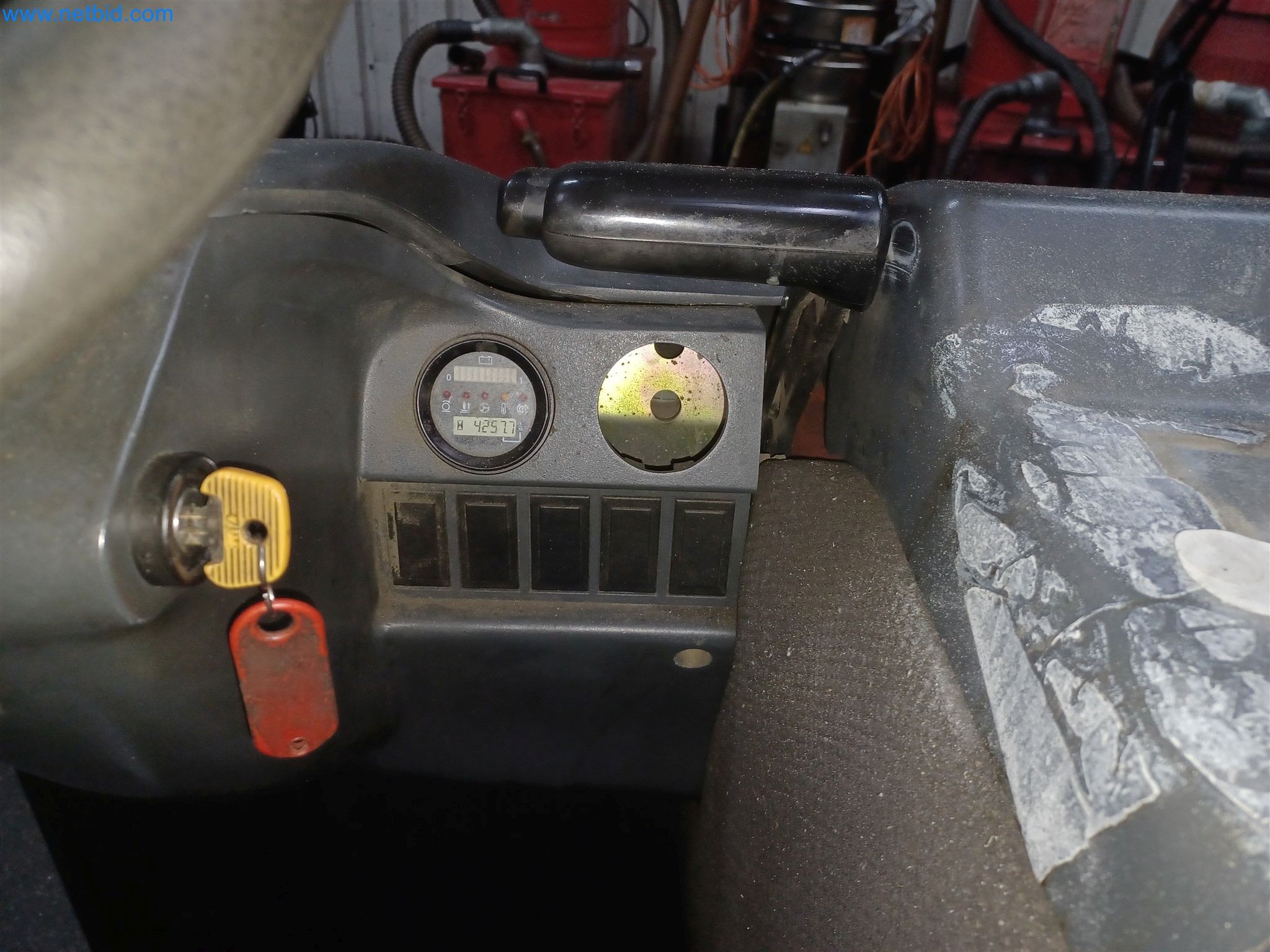 Machines for the production of stamped parts for the automotive industry, among others-7