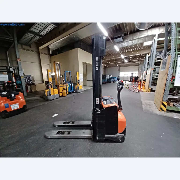 Machines for the production of stamped parts for the automotive industry, among others-3