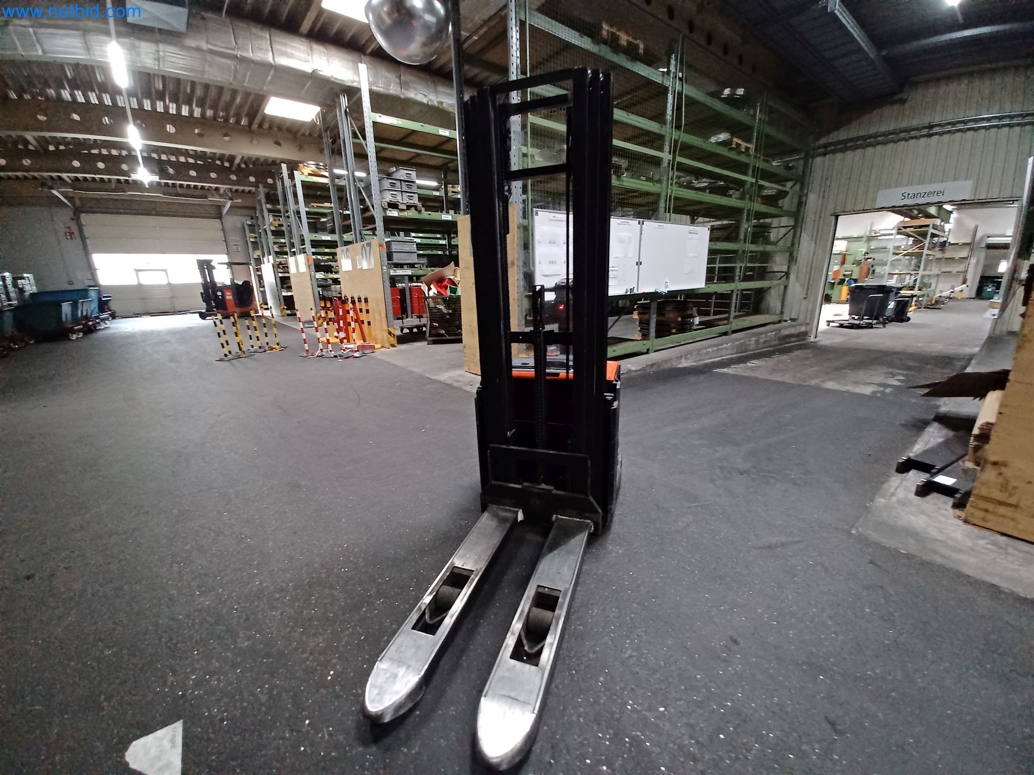 Machines for the production of stamped parts for the automotive industry, among others-4