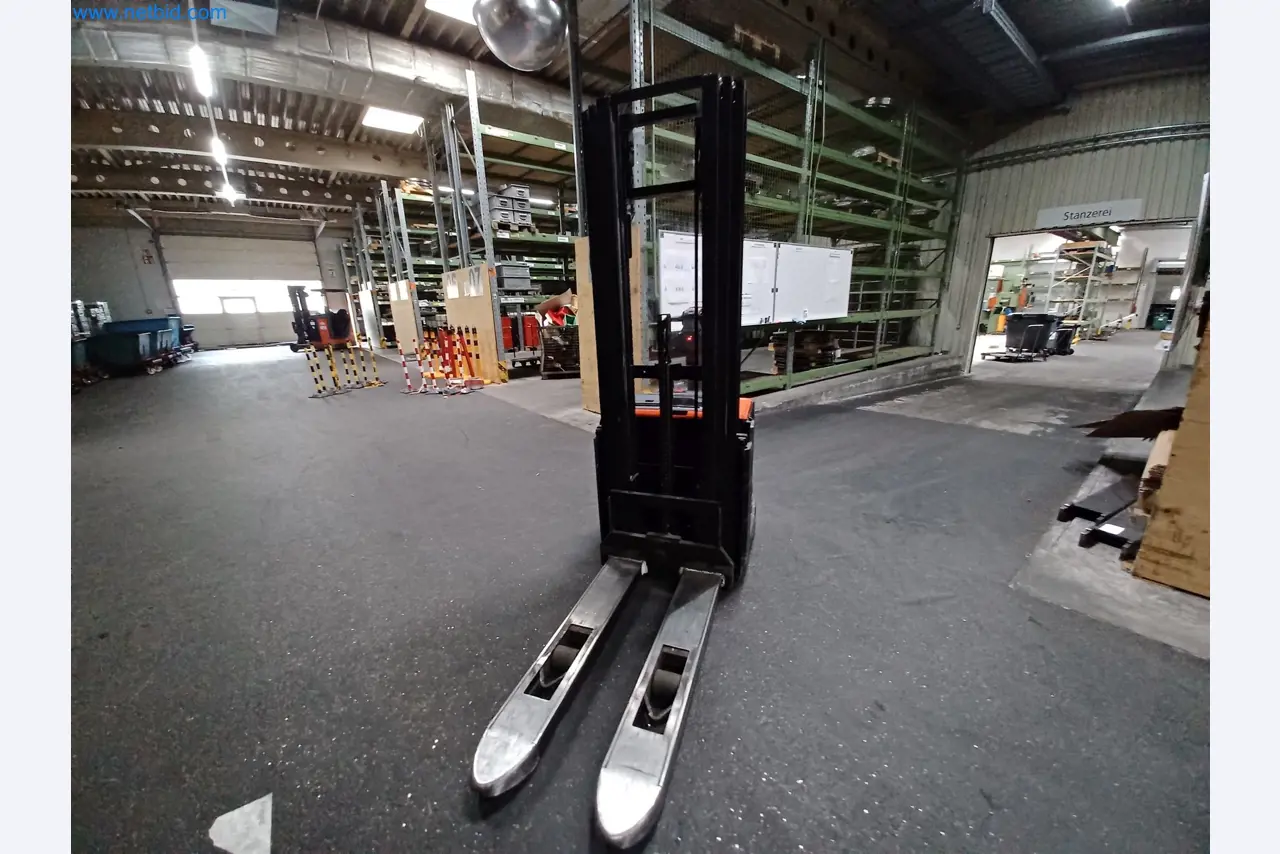 Machines for the production of stamped parts for the automotive industry, among others-4