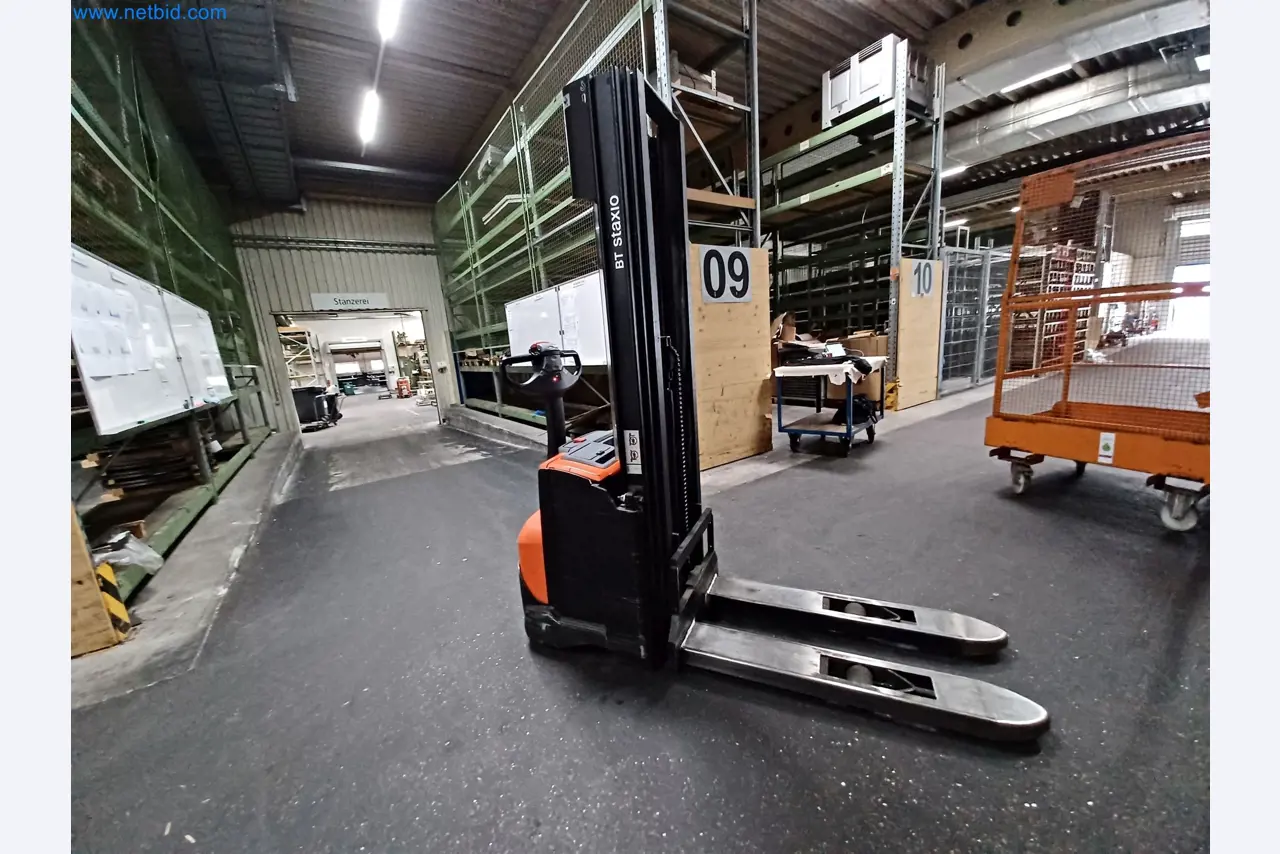 Machines for the production of stamped parts for the automotive industry, among others-5