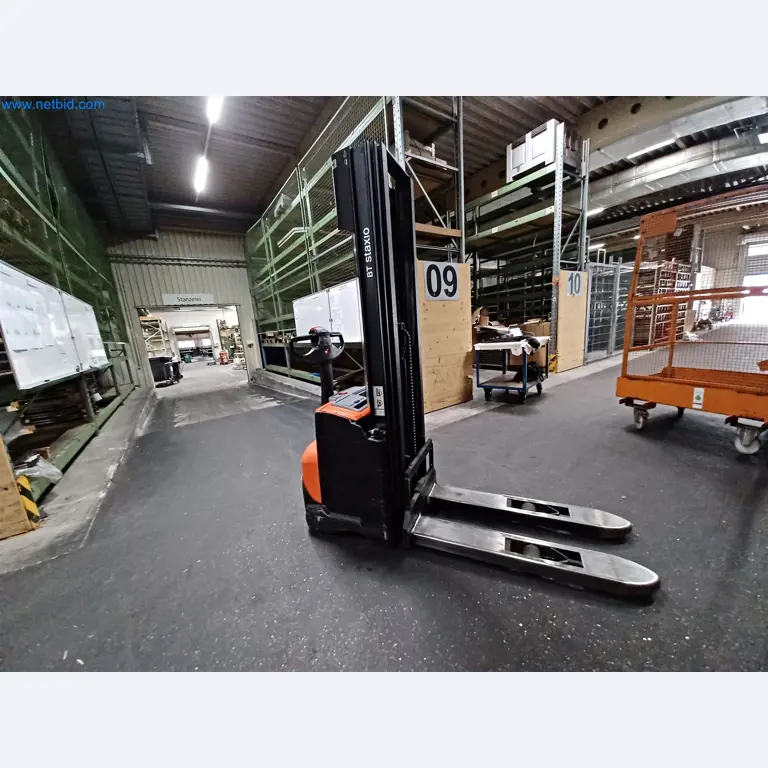 Machines for the production of stamped parts for the automotive industry, among others-5