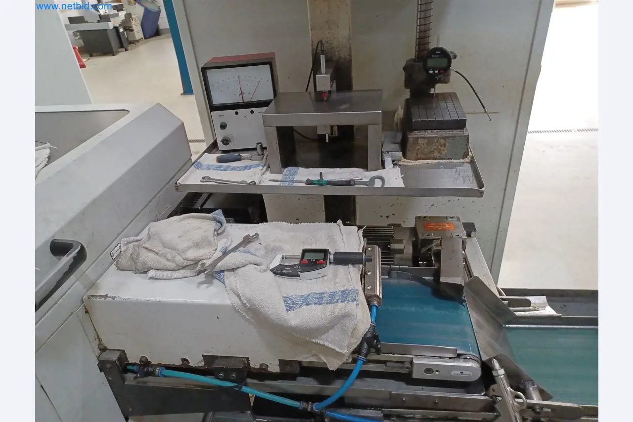 Machines voor de productie van gestanste onderdelen voor onder andere de auto-industrie-24