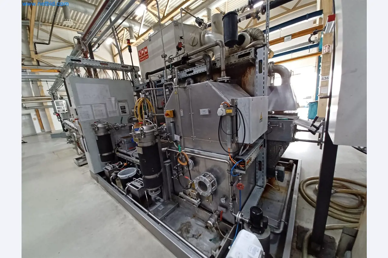 Machines voor de productie van gestanste onderdelen voor onder andere de auto-industrie-8