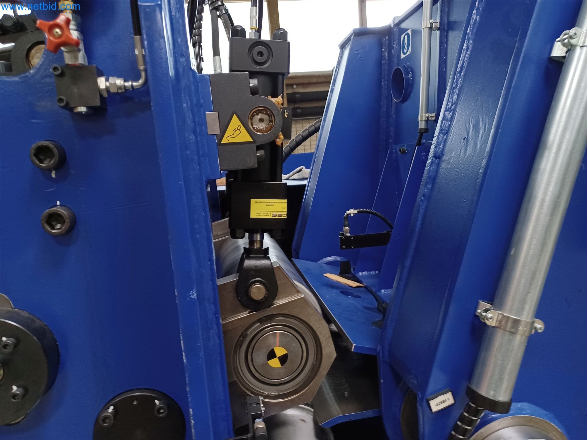 Maszyny do produkcji części tłoczonych dla przemysłu motoryzacyjnego, między innymi-14