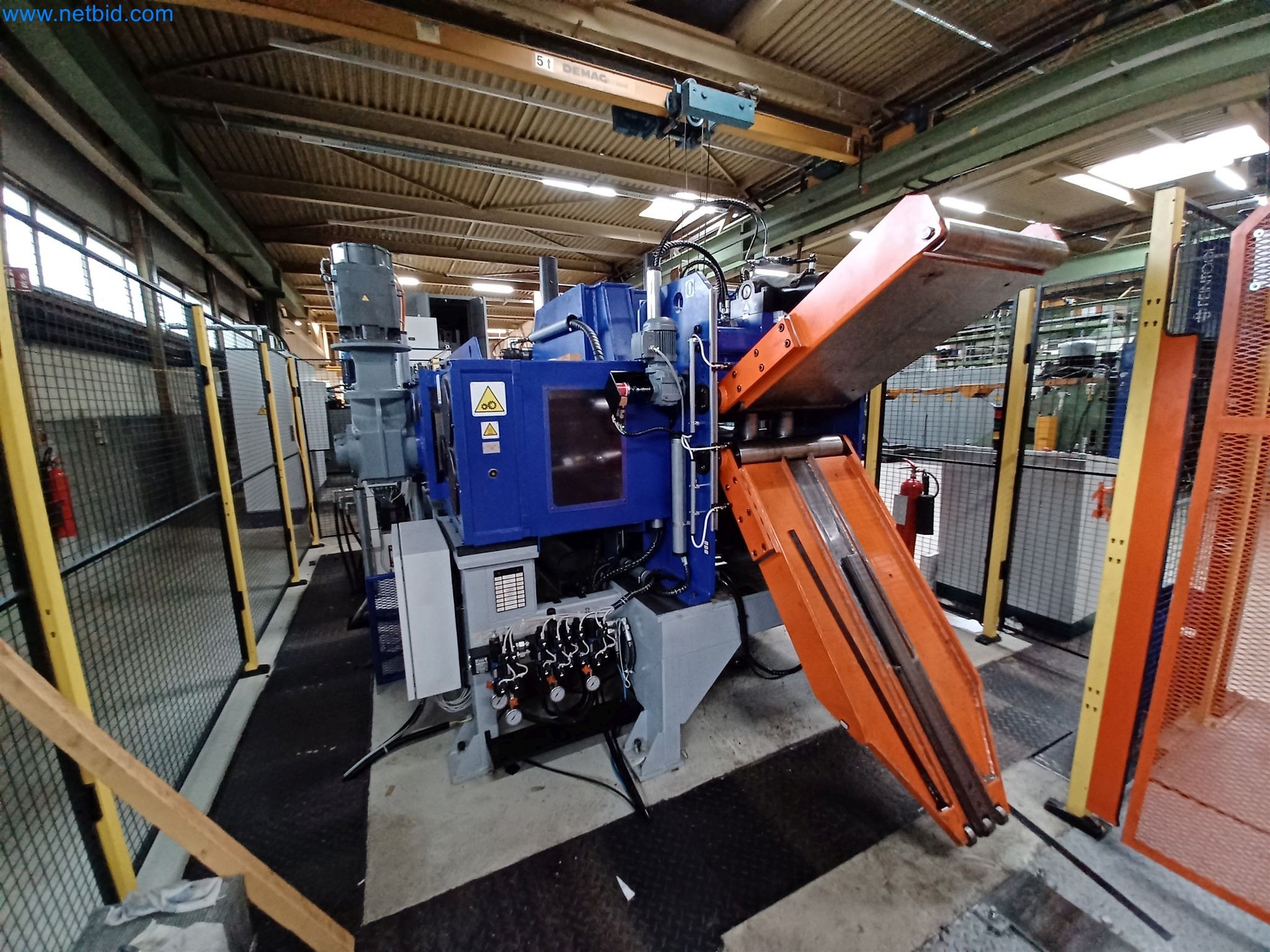 Maszyny do produkcji części tłoczonych dla przemysłu motoryzacyjnego, między innymi-1