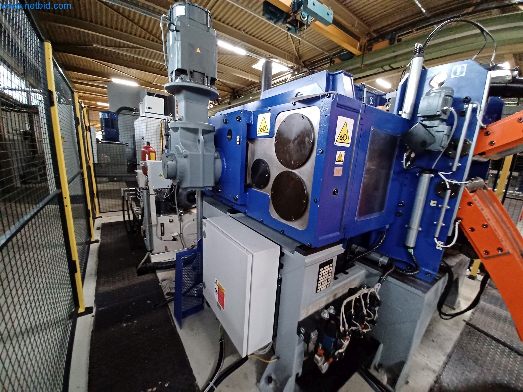 Maszyny do produkcji części tłoczonych dla przemysłu motoryzacyjnego, między innymi-2