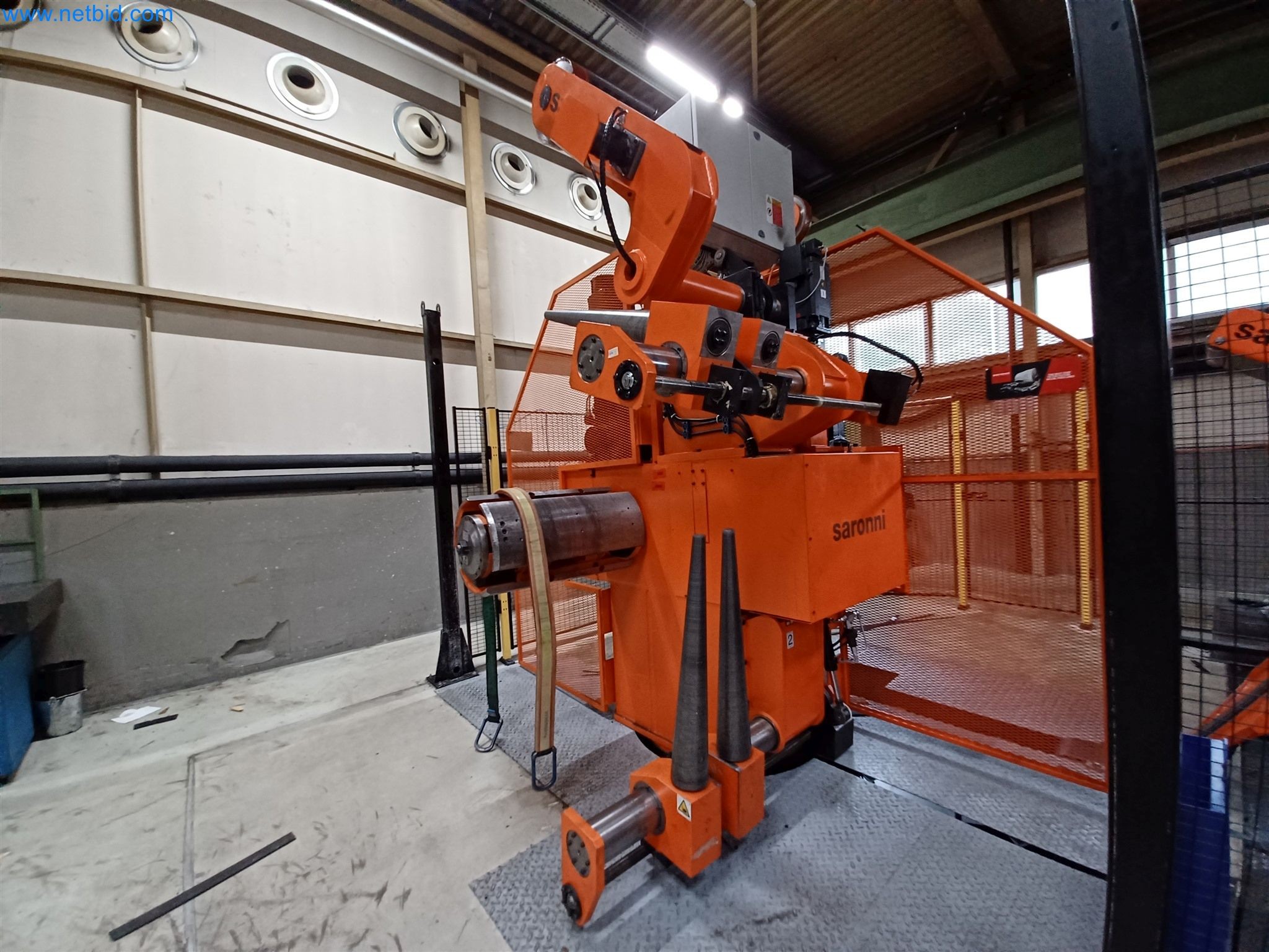 Maszyny do produkcji części tłoczonych dla przemysłu motoryzacyjnego, między innymi-3