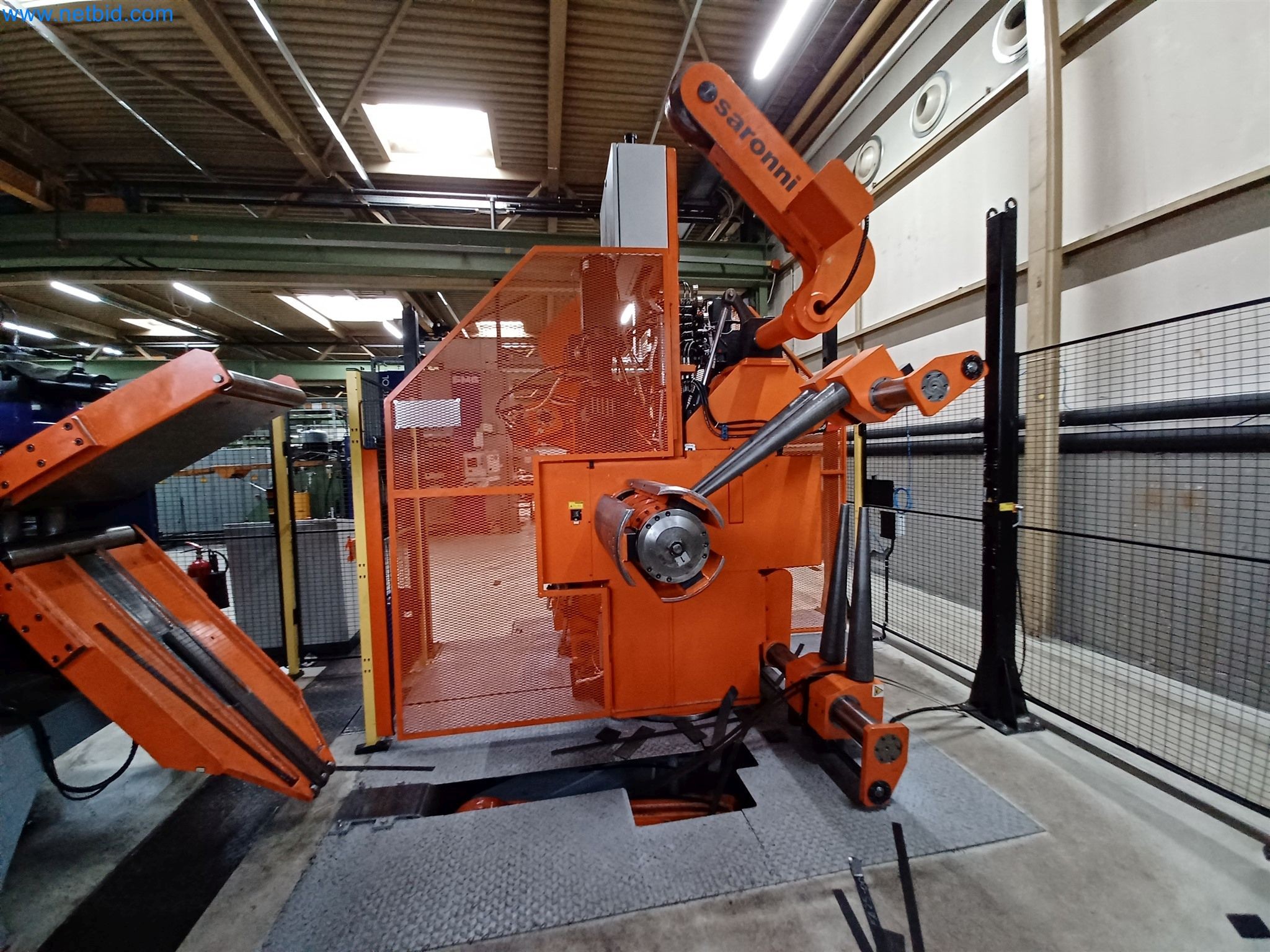 Maszyny do produkcji części tłoczonych dla przemysłu motoryzacyjnego, między innymi-7