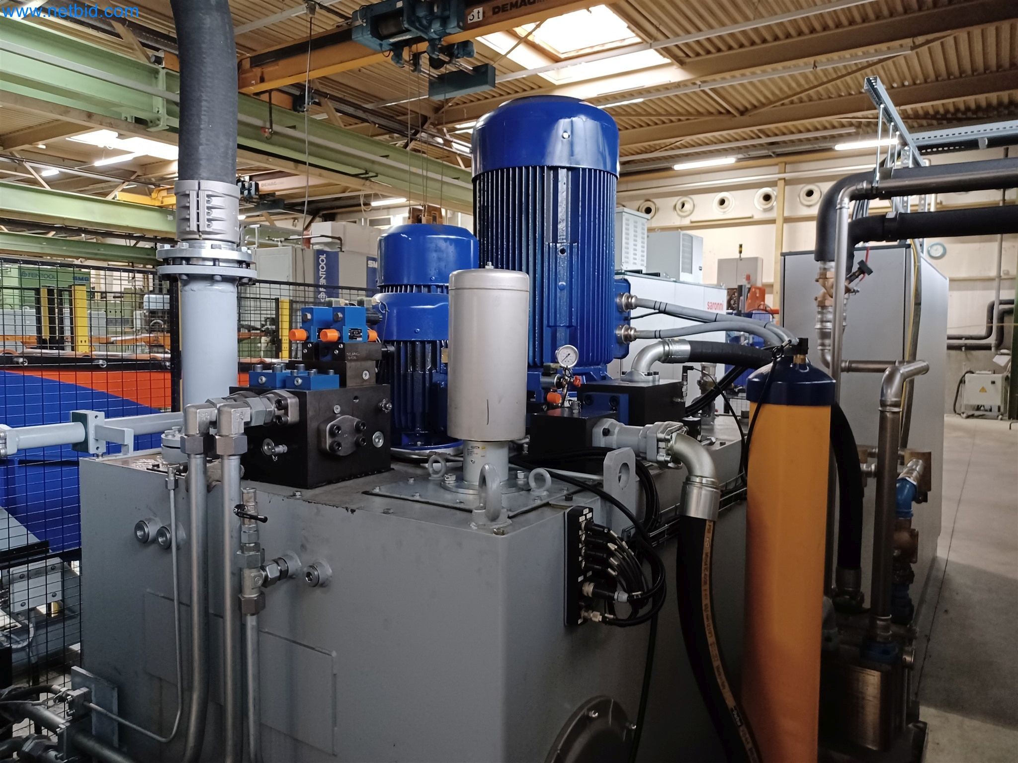 Máquinas para la producción de piezas estampadas para la industria del automóvil, entre otras-13