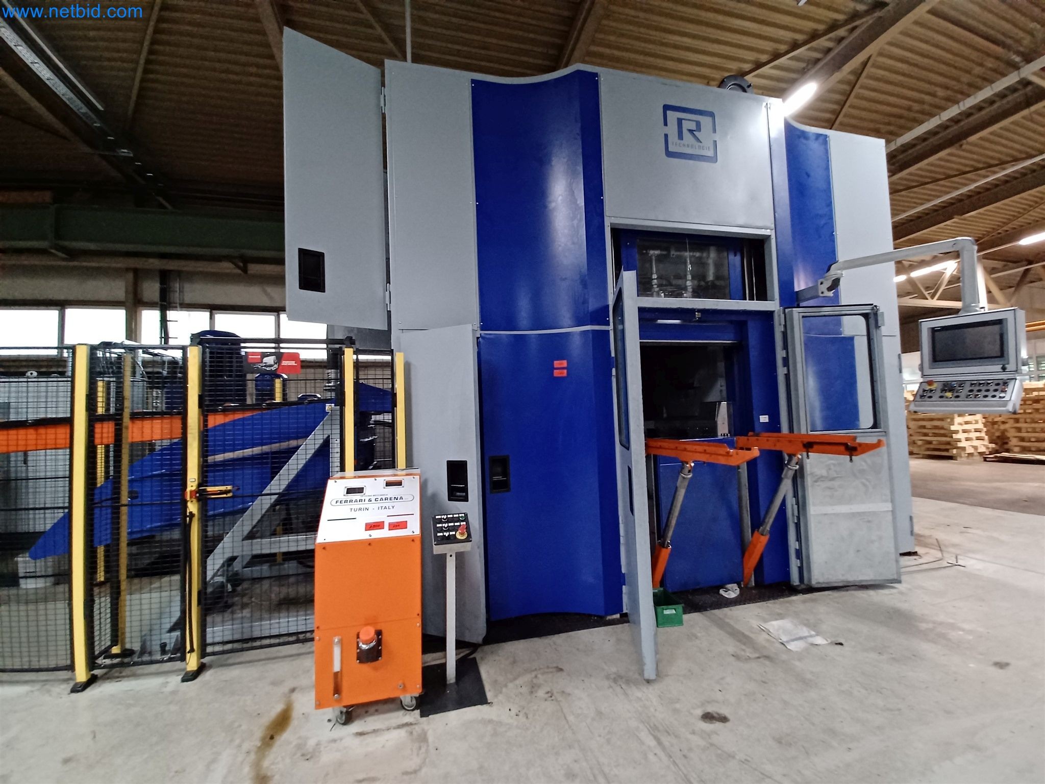 Máquinas para la producción de piezas estampadas para la industria del automóvil, entre otras-1