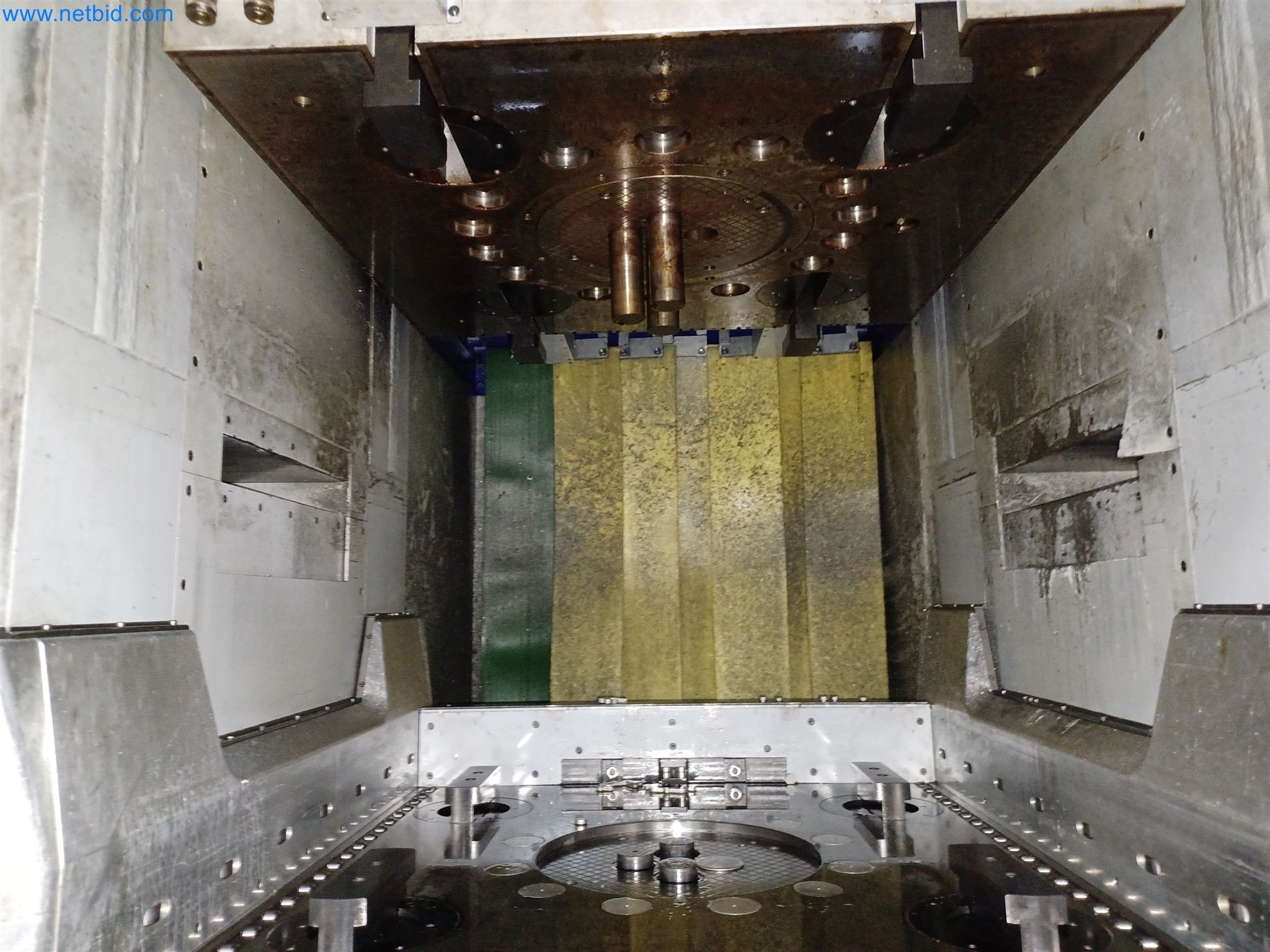 Máquinas para la producción de piezas estampadas para la industria del automóvil, entre otras-6