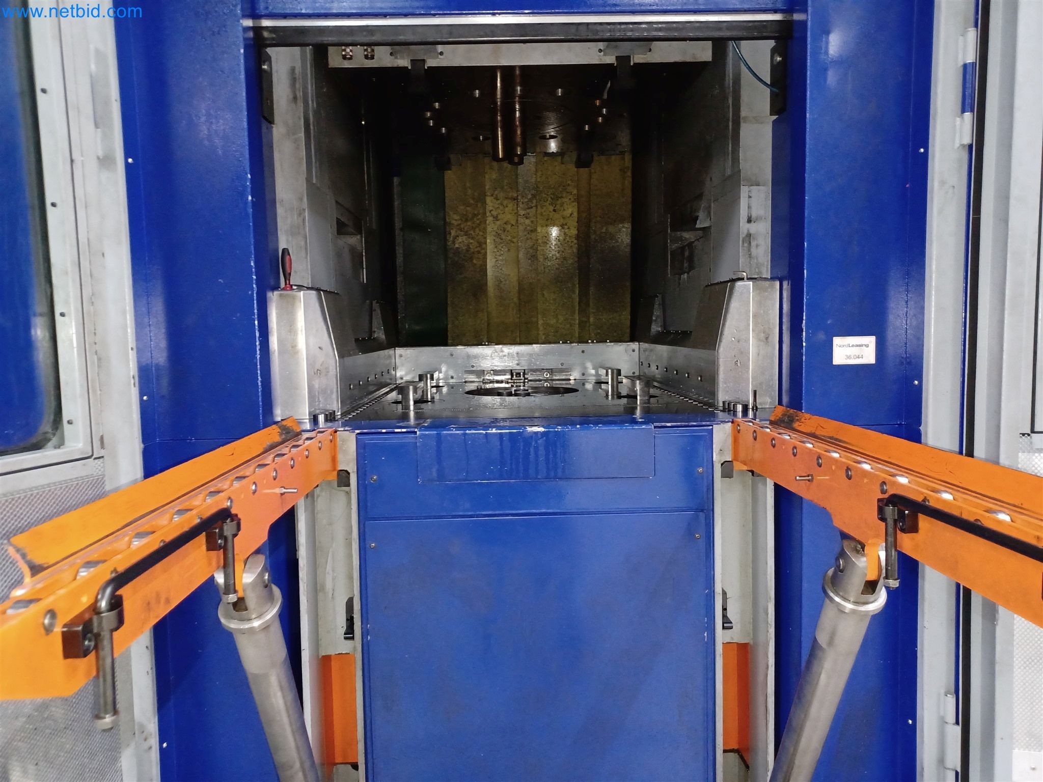 Máquinas para la producción de piezas estampadas para la industria del automóvil, entre otras-7