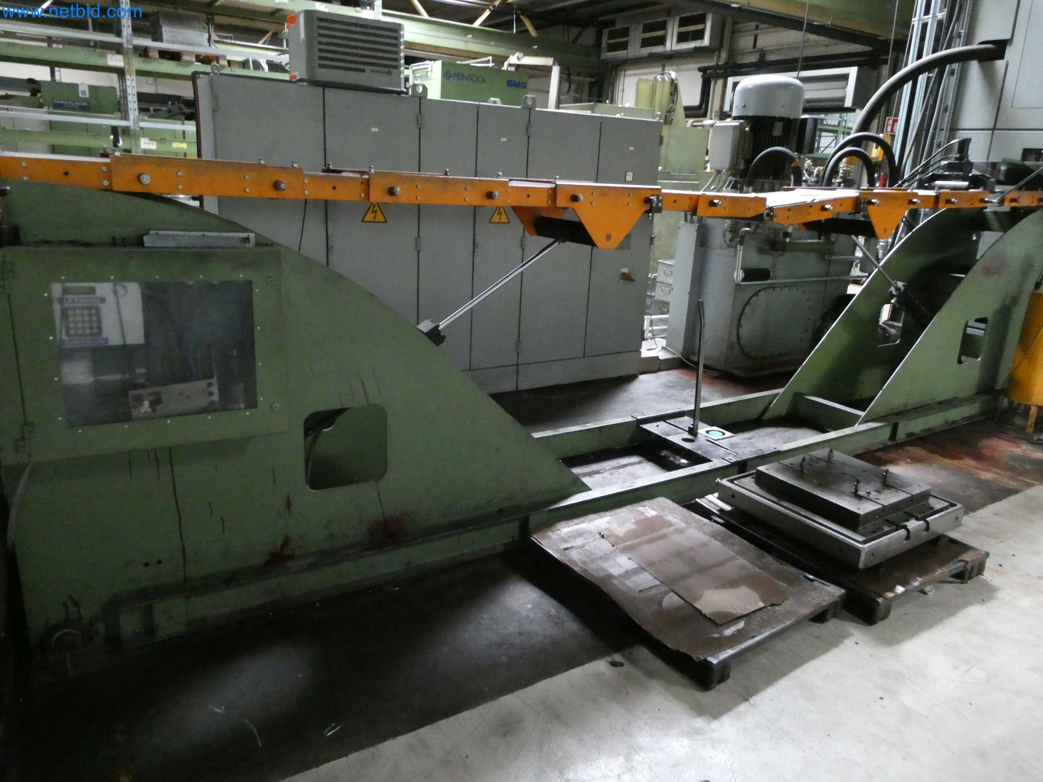 Maszyny do produkcji części tłoczonych dla przemysłu motoryzacyjnego, między innymi-6